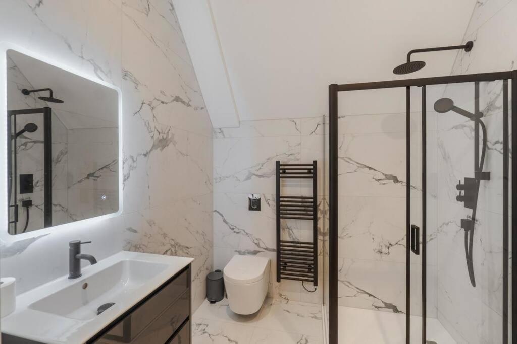 Apartamento Luxury Penthouse - Castle Views - 2 Bed & Parking Windsor Exterior foto