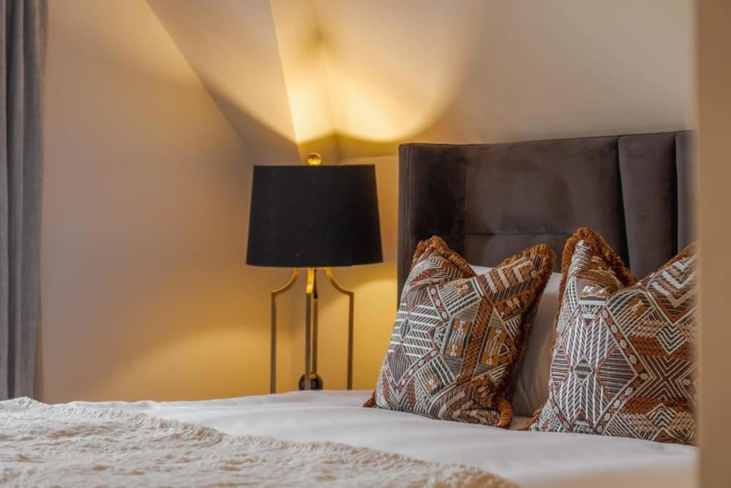 Apartamento Luxury Penthouse - Castle Views - 2 Bed & Parking Windsor Exterior foto